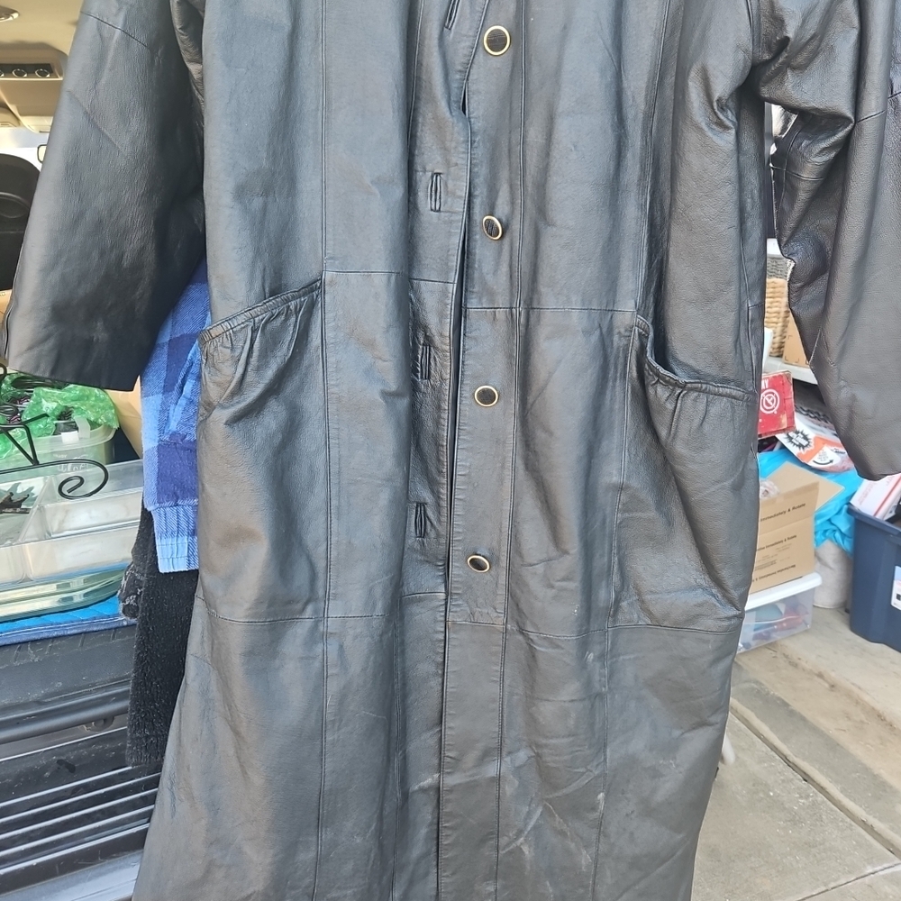 G III Women's Black Leather Jacket - Picture 6 of 16